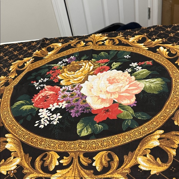 🌹One Standard size Sham cameo black and gold and floral frame design NWOT🌹 - Picture 7 of 10